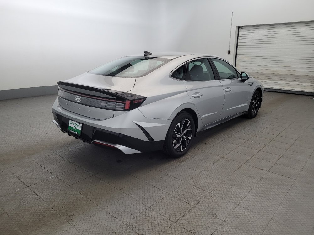 Used 2025 Hyundai Sonata SEL FWD image 9