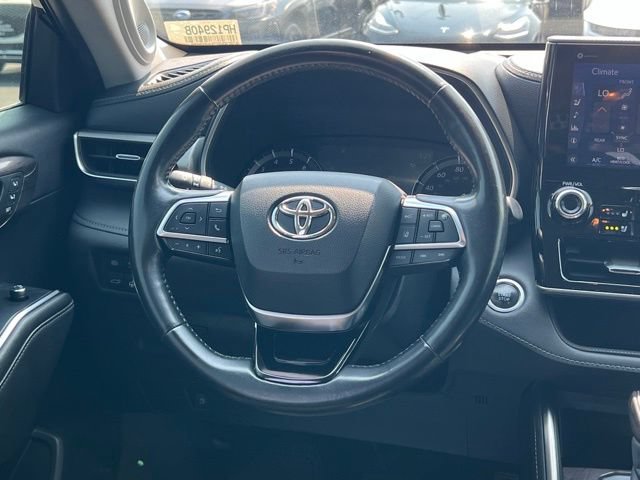 Used 2020 Toyota Highlander Platinum AWD/4WD image 14