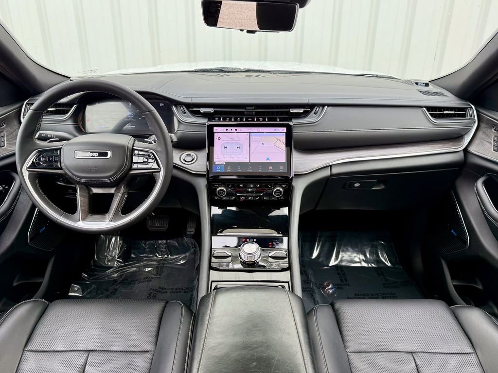 Used 2023 Jeep Grand Cherokee Overland w/ Luxury Tech Group IV image 35