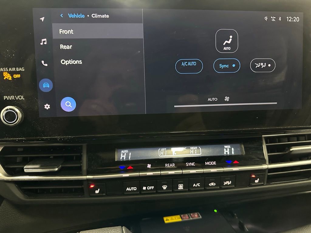 Used 2025 Toyota Sienna XSE image 31