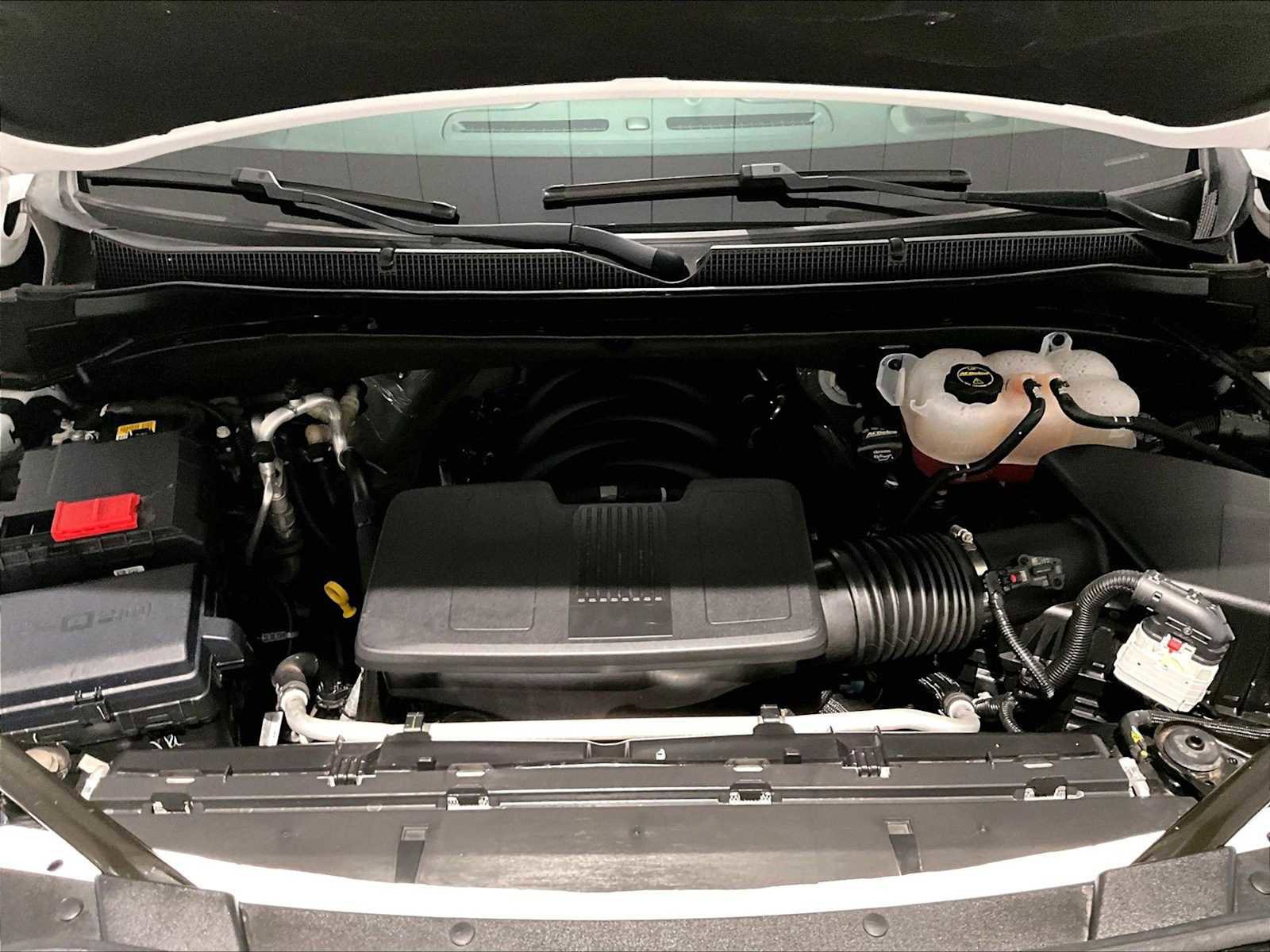 Used 2024 Chevrolet Suburban Z71 image 24