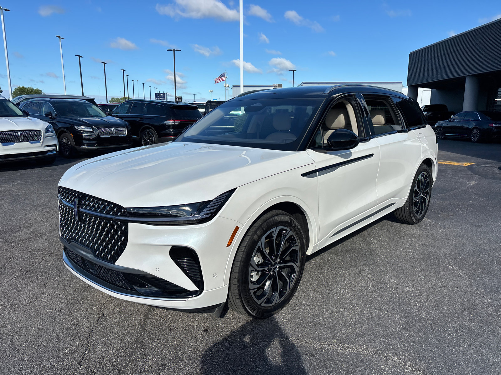 Certified 2024 Lincoln Nautilus Reserve AWD/4WD image 3
