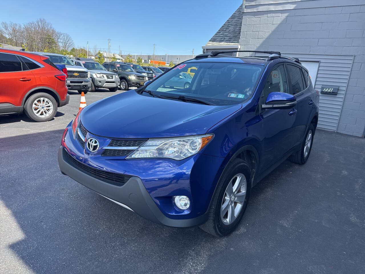Used 2014 Toyota RAV4 XLE AWD/4WD image 3