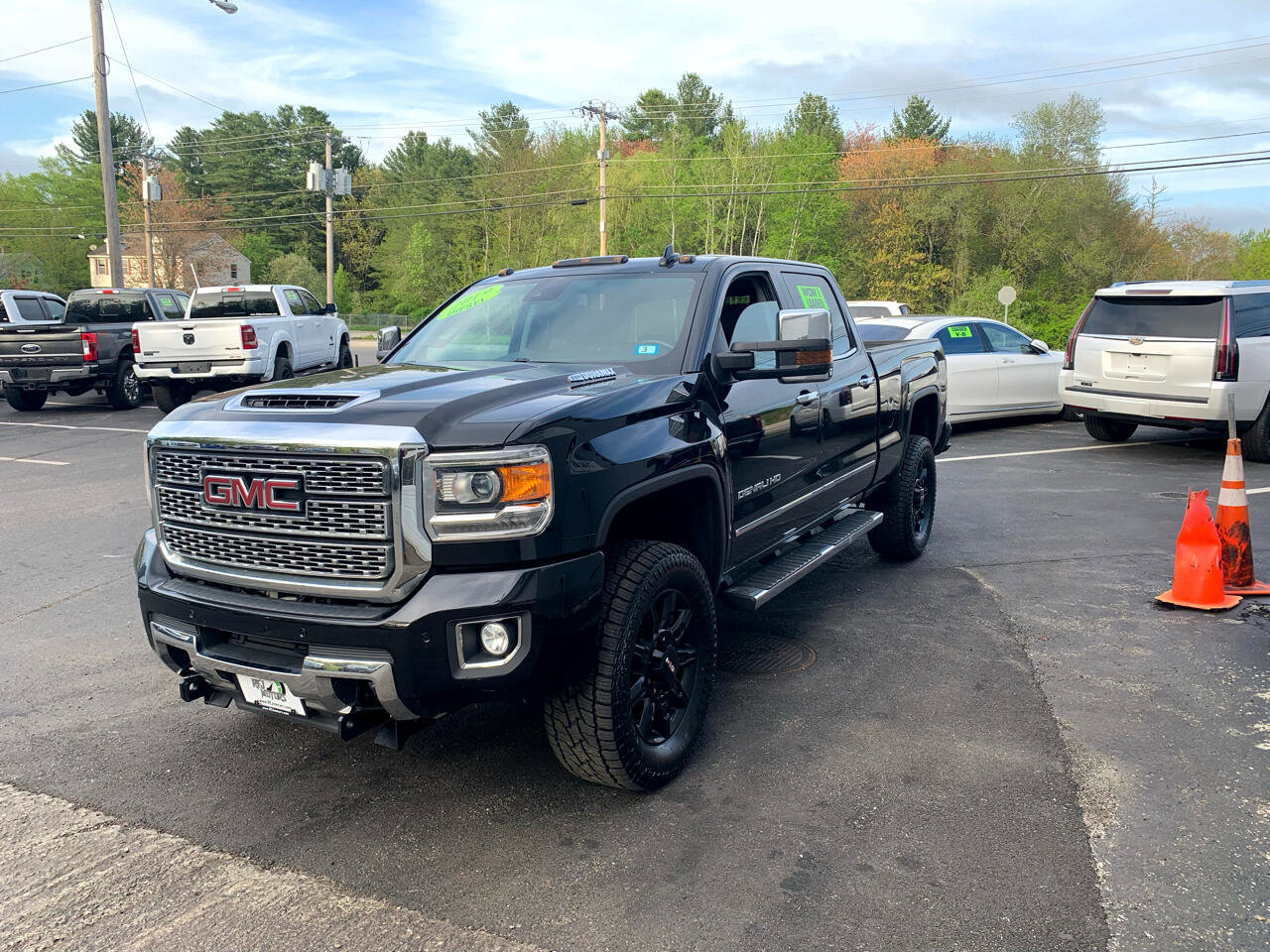 Used 2019 GMC Sierra 3500 Denali w/ Duramax Plus Package image 4