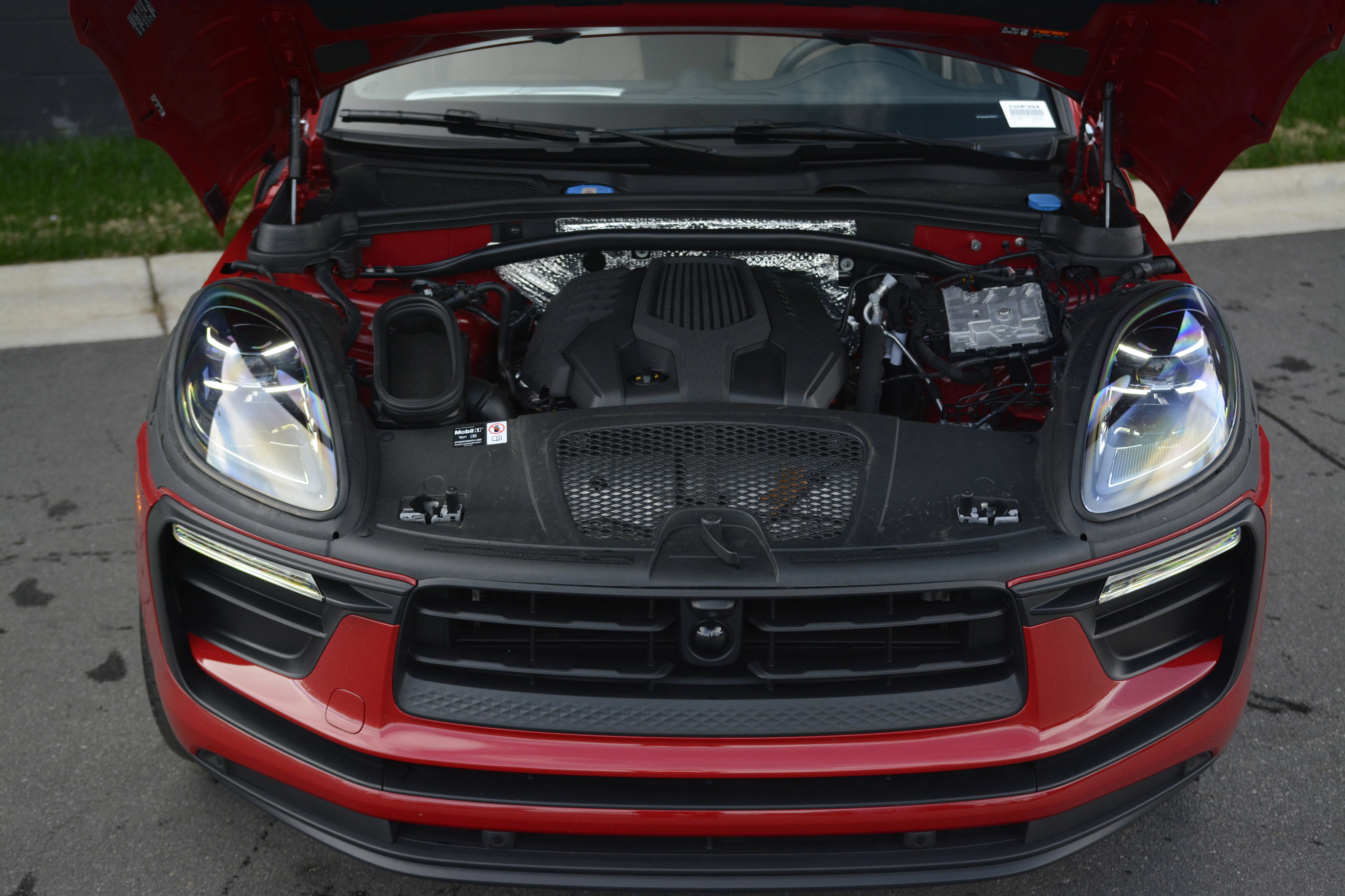 Certified 2025 Porsche Macan image 37