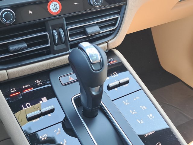 Used 2026 Porsche Macan image 34