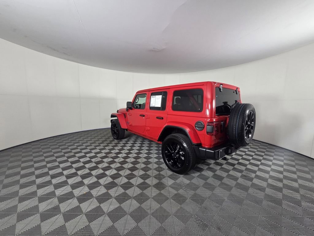 Certified 2025 Jeep Wrangler Sahara w/ Safety Group image 8