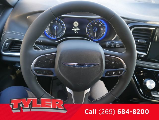 New 2026 Chrysler Pacifica Select AWD/4WD image 29