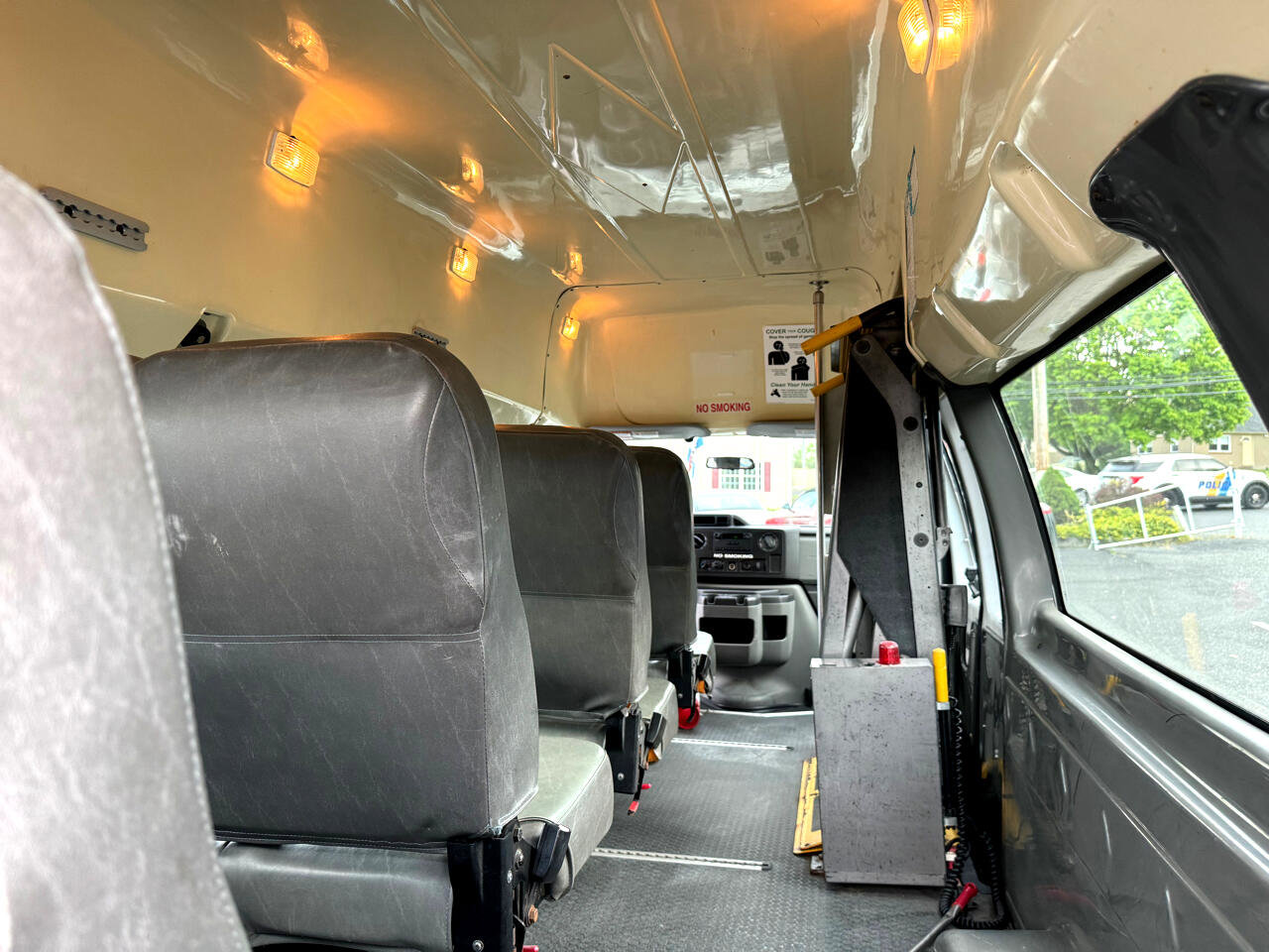 Used 2009 Ford E-250 and Econoline 250 Extended image 17