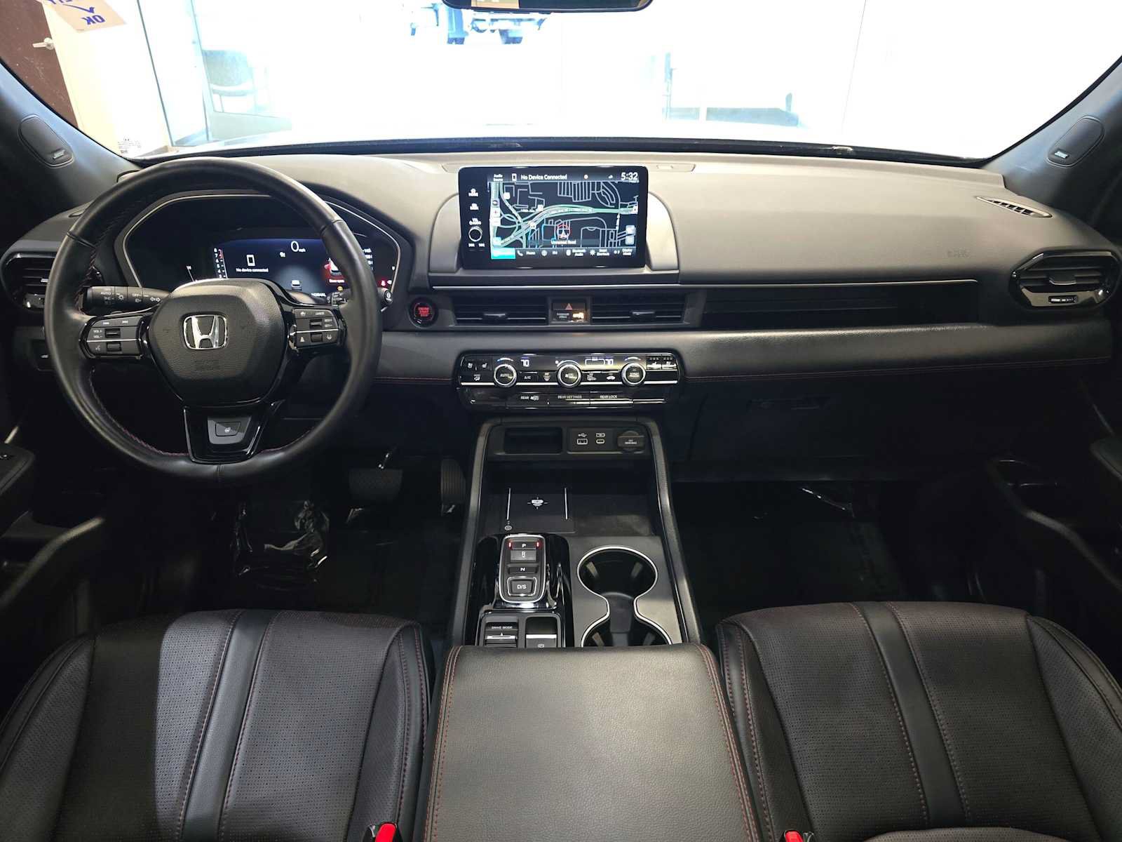 Used 2025 Honda Pilot Black Edition image 10
