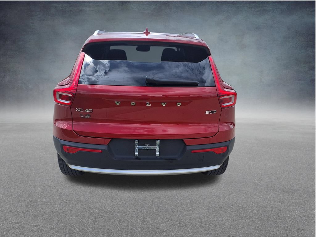 Certified 2023 Volvo XC40 B5 Ultimate w/ Protection Package Premier AWD/4WD image 7
