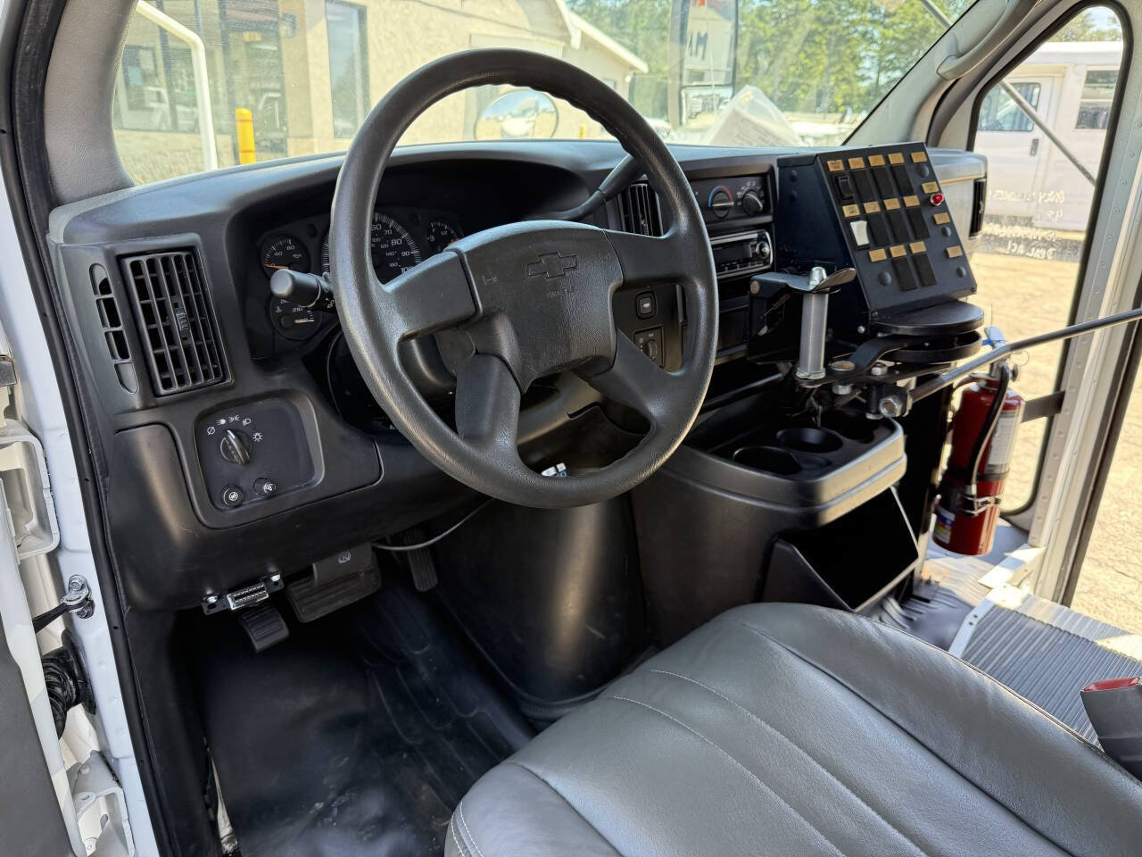 Used 2006 Chevrolet Express 3500 w/ School Bus Package RWD image 6