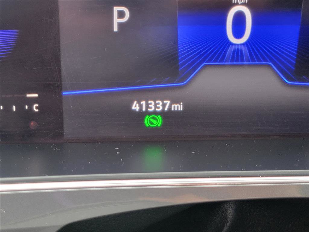 Used 2022 Volkswagen Tiguan SE w/ Panoramic Sunroof Package image 15