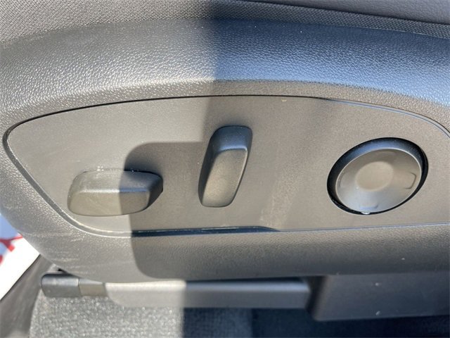 New 2025 Chevrolet Silverado EV LT image 10