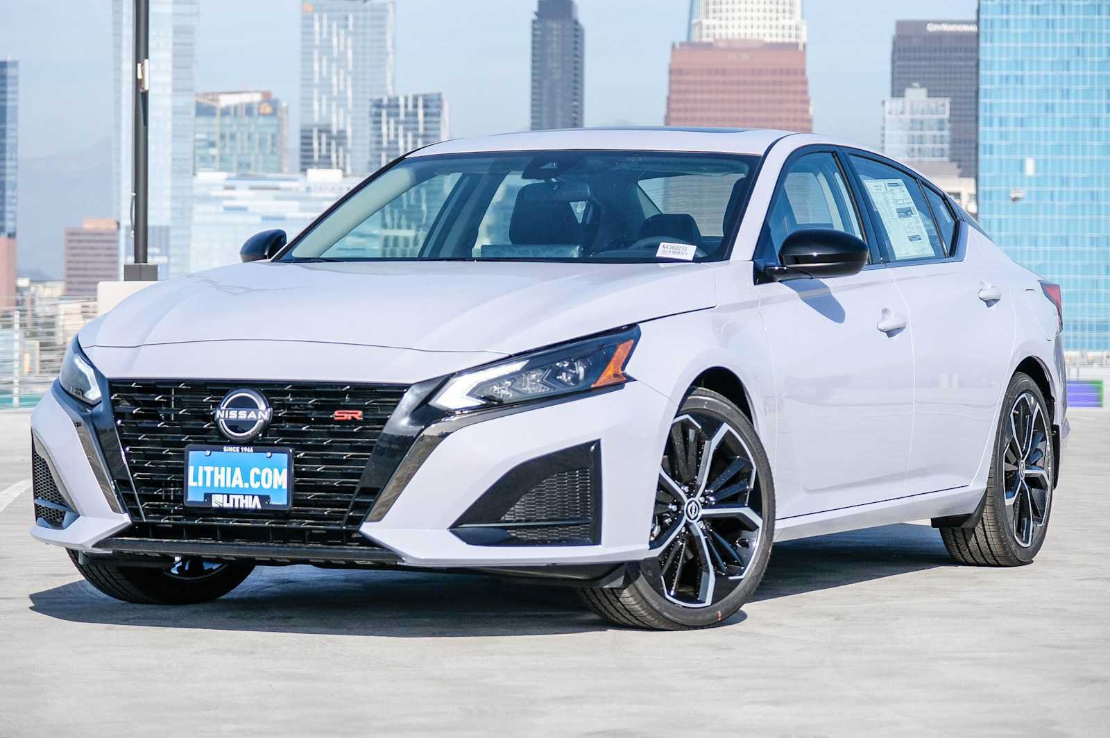 New 2024 Nissan Altima 2.5 SR w/ SR Premium Package FWD image 1