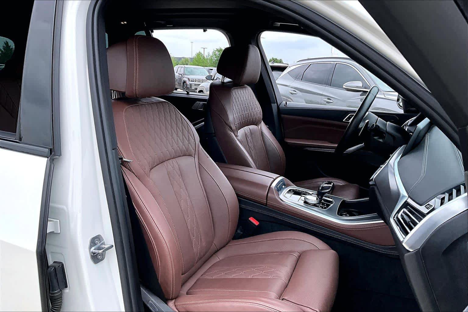 Used 2020 BMW X5 M50i AWD/4WD image 9