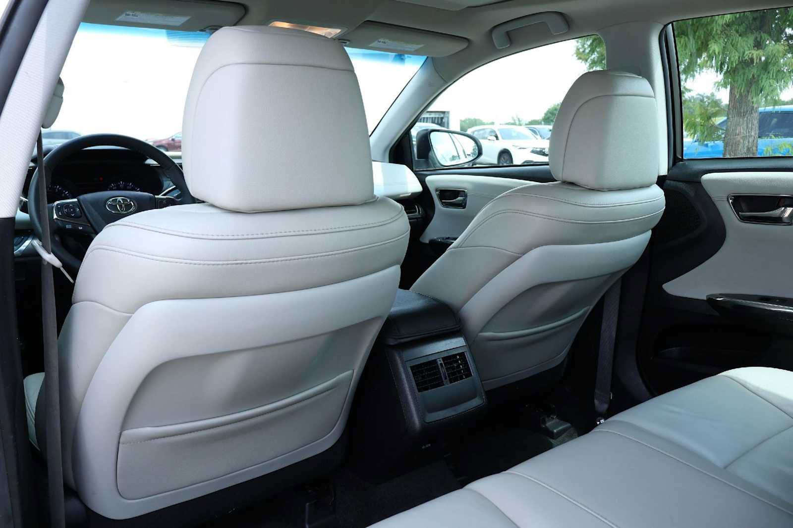 Used 2017 Toyota Avalon XLE Premium FWD image 12