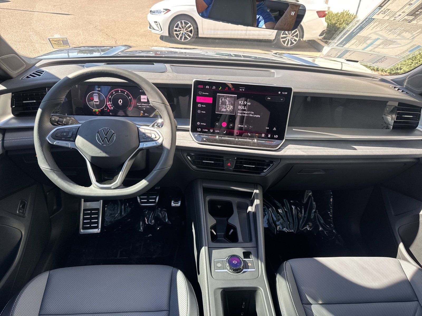 New 2026 Volkswagen Tiguan SE R-Line image 22