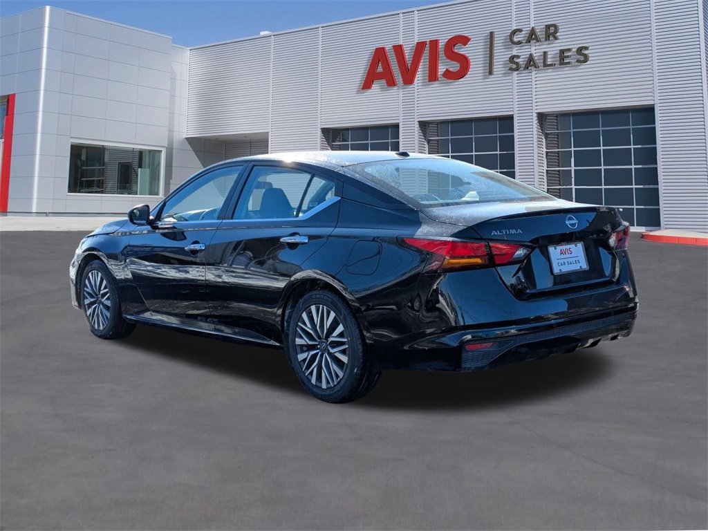Used 2024 Nissan Altima 2.5 SV image 3