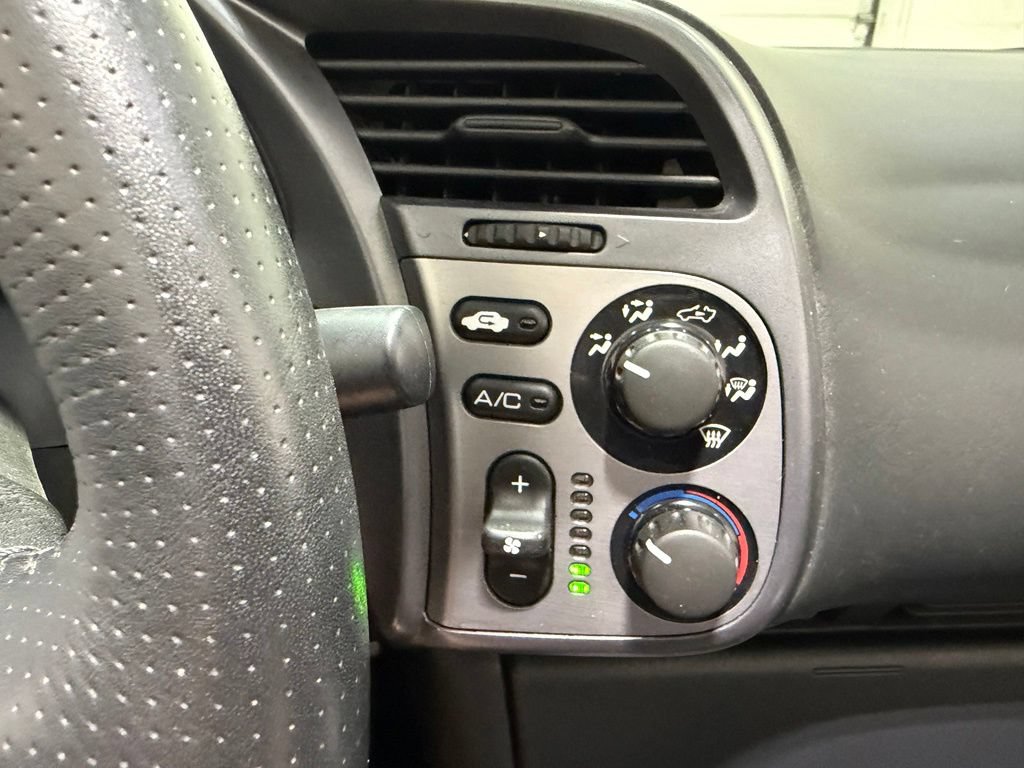 Used 2002 Honda S2000 image 22