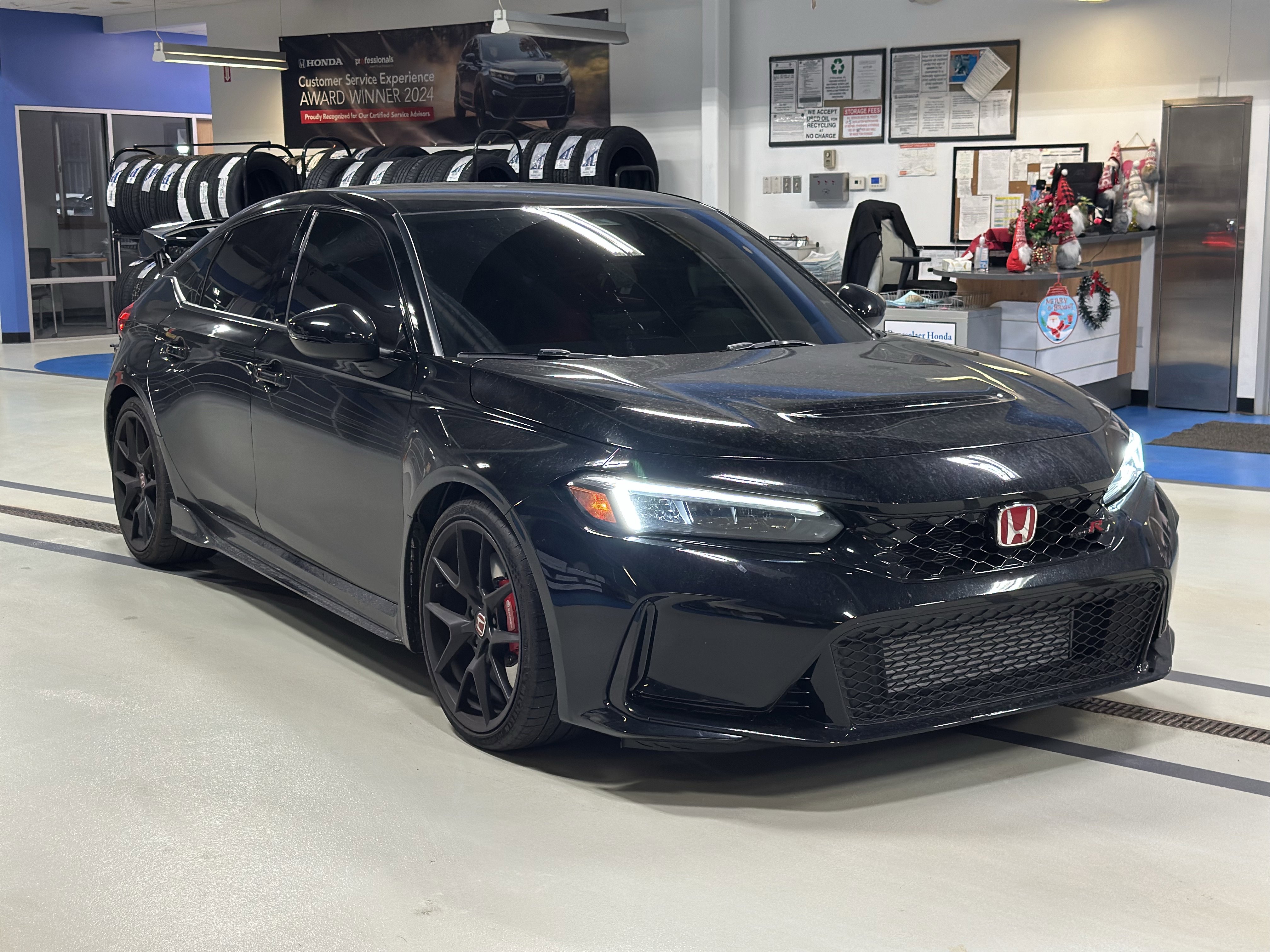 Used 2025 Honda Civic Type R image 3
