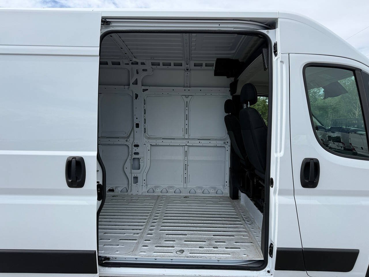 Used 2023 RAM ProMaster 3500 FWD image 24