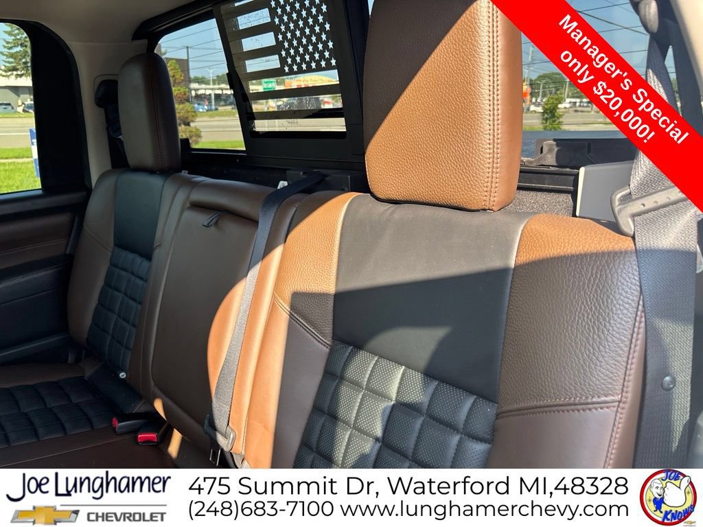 Used 2017 Nissan Titan Platinum Reserve RWD image 12