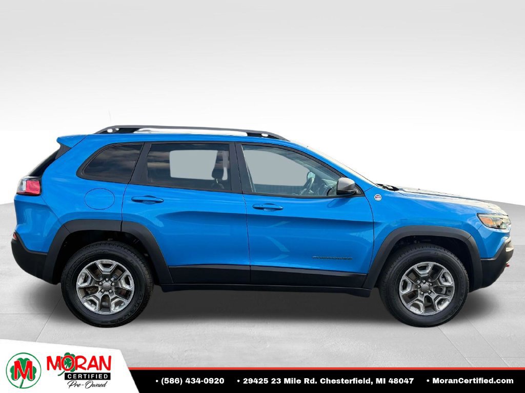 Used 2019 Jeep Cherokee Trailhawk w/ Cold Weather Group AWD/4WD image 6