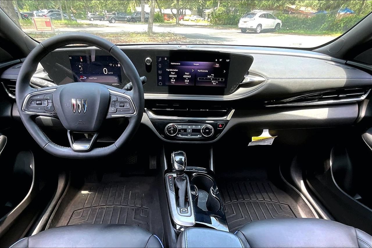 Used 2025 Buick Envista Sport Touring w/ Experience Buick Package FWD image 7