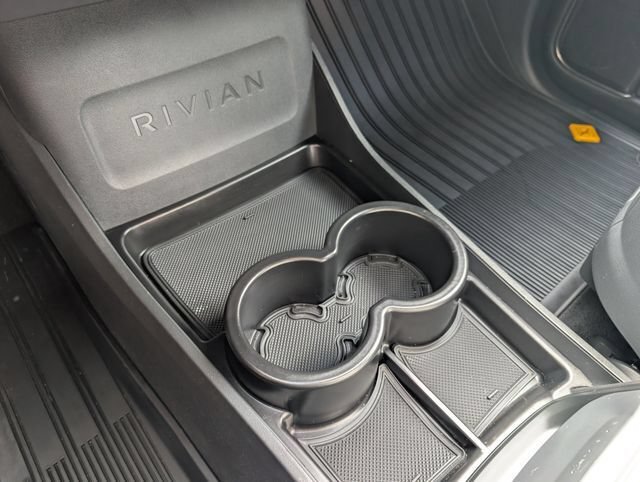 Used 2024 Rivian R1S Adventure AWD/4WD image 31
