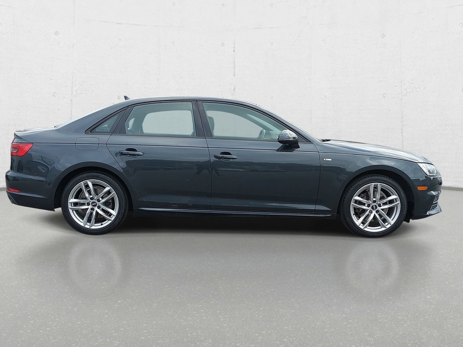 Used 2017 Audi A4 2.0T Ultra Premium w/ Convenience Package FWD image 4