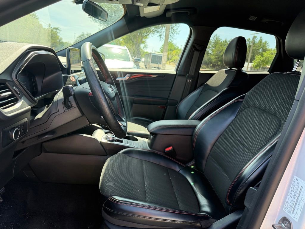 Used 2025 Ford Escape ST-Line FWD image 9