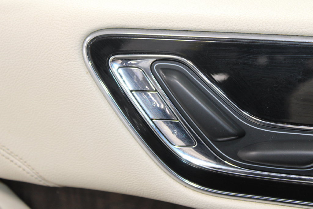 Used 2018 Lincoln Navigator Select RWD image 43