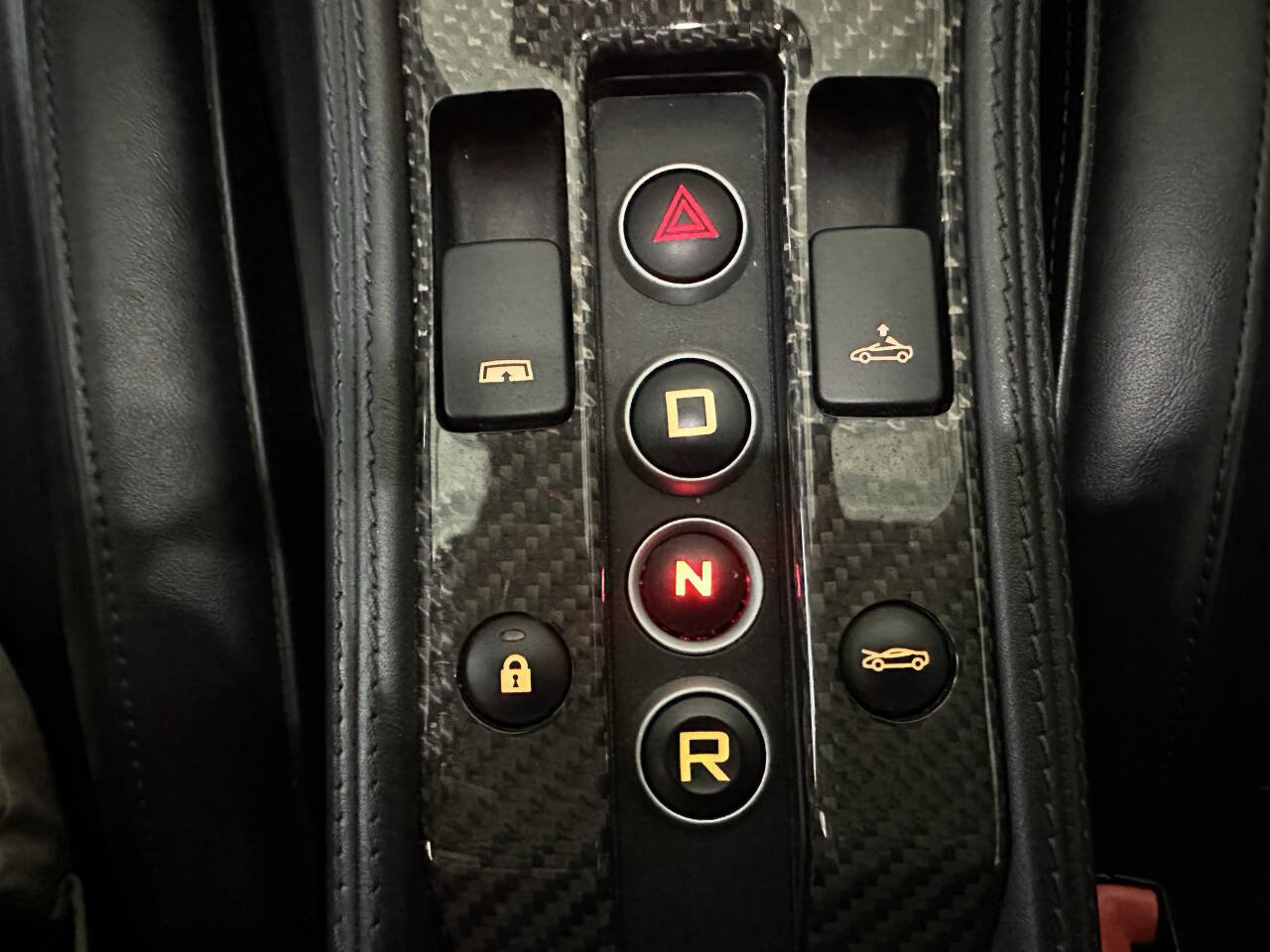 Used 2015 McLaren 650S Spider image 31