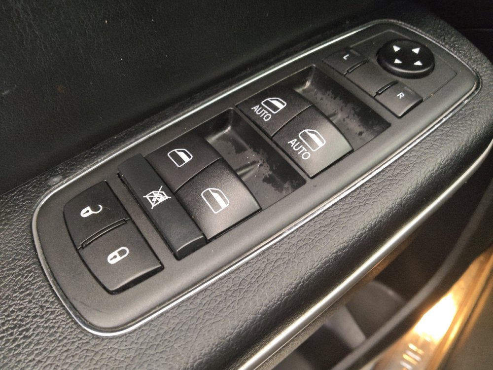 Used 2020 Chrysler 300 S w/ 300S Premium Group RWD image 27