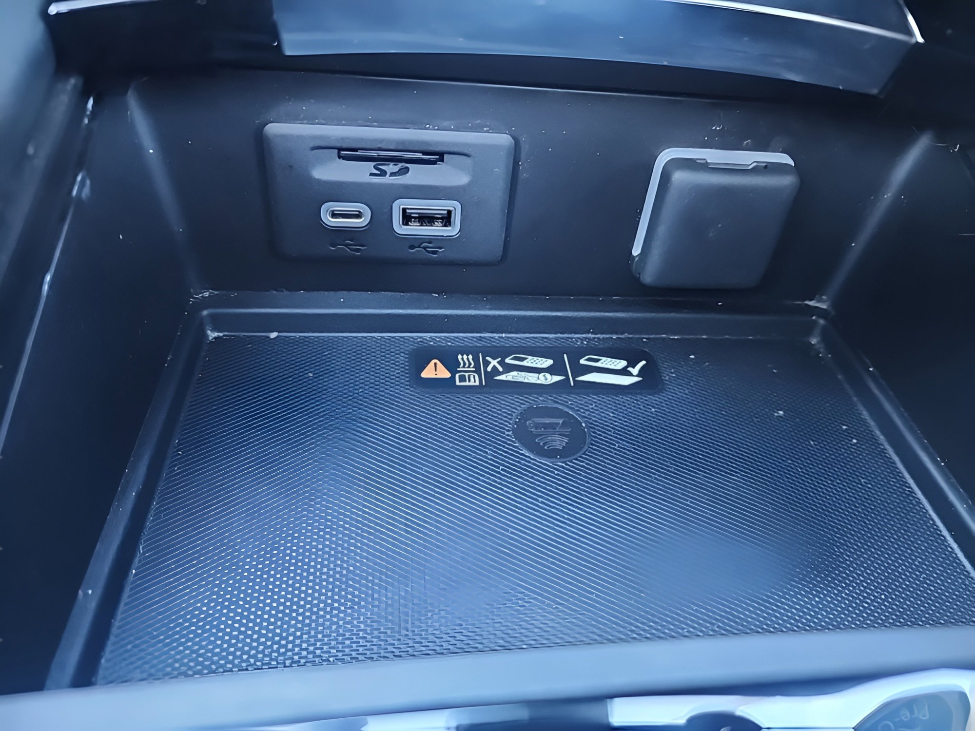 Used 2023 Buick Envision Avenir image 19