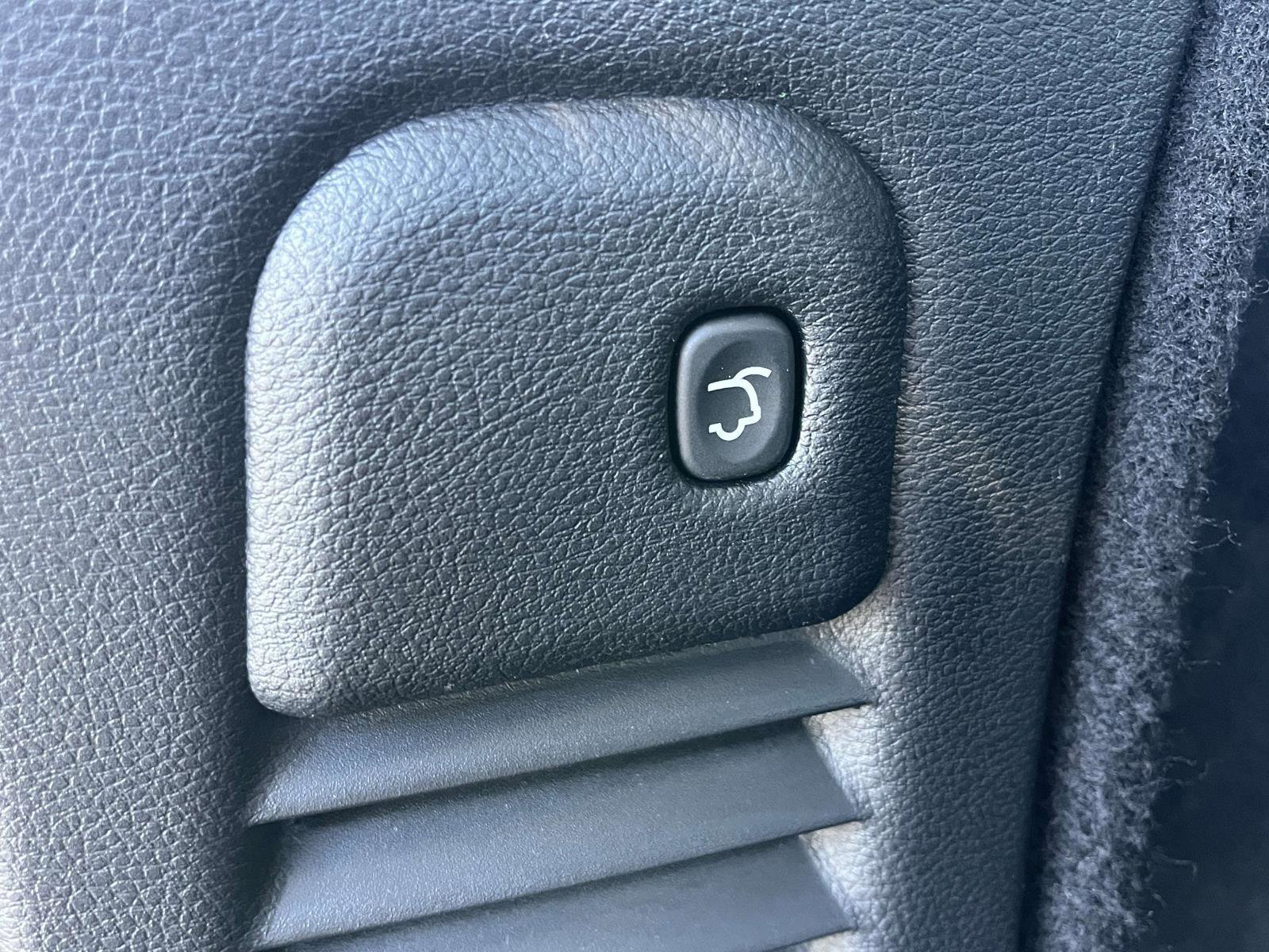 Certified 2024 Dodge Durango R/T w/ Blacktop Package image 13