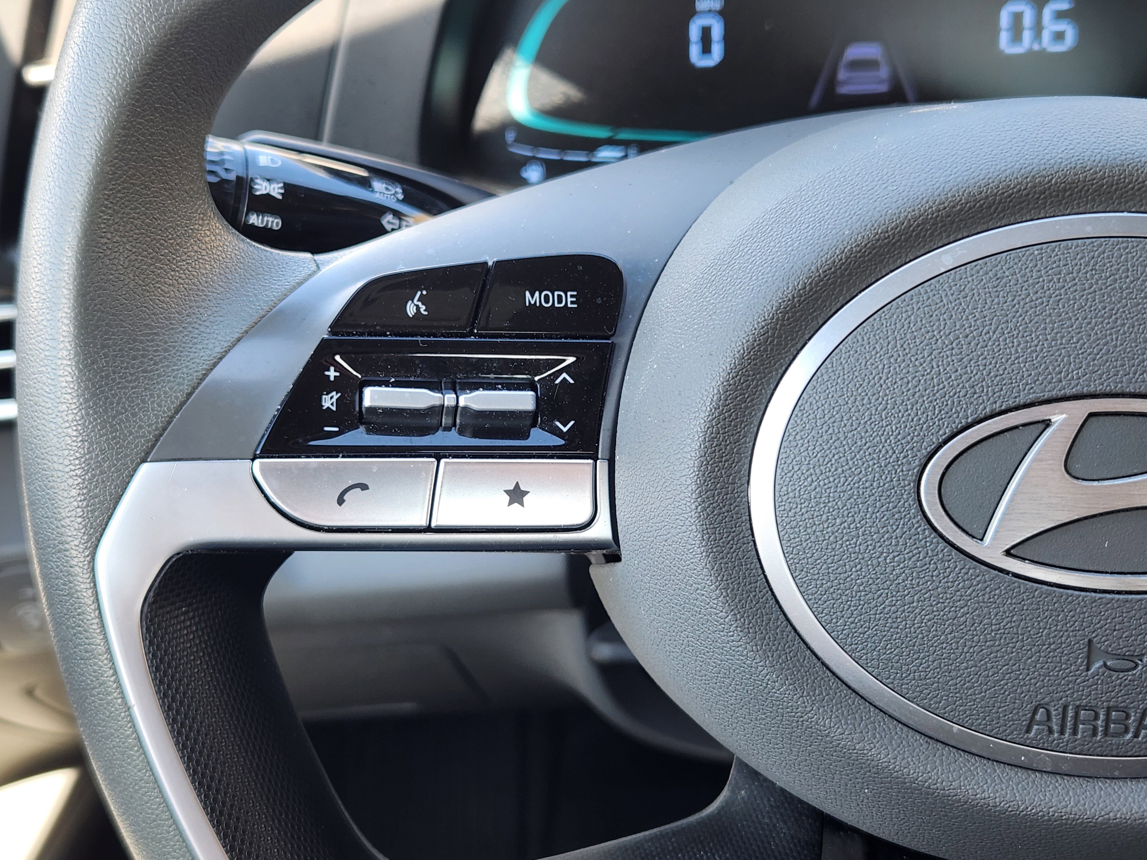 Certified 2024 Hyundai Elantra SE image 21