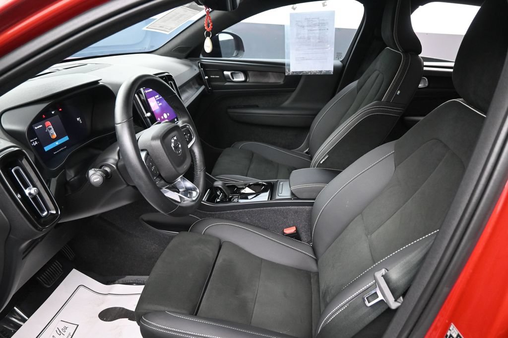 Used 2023 Volvo C40 P8 Recharge Ultimate AWD/4WD image 32