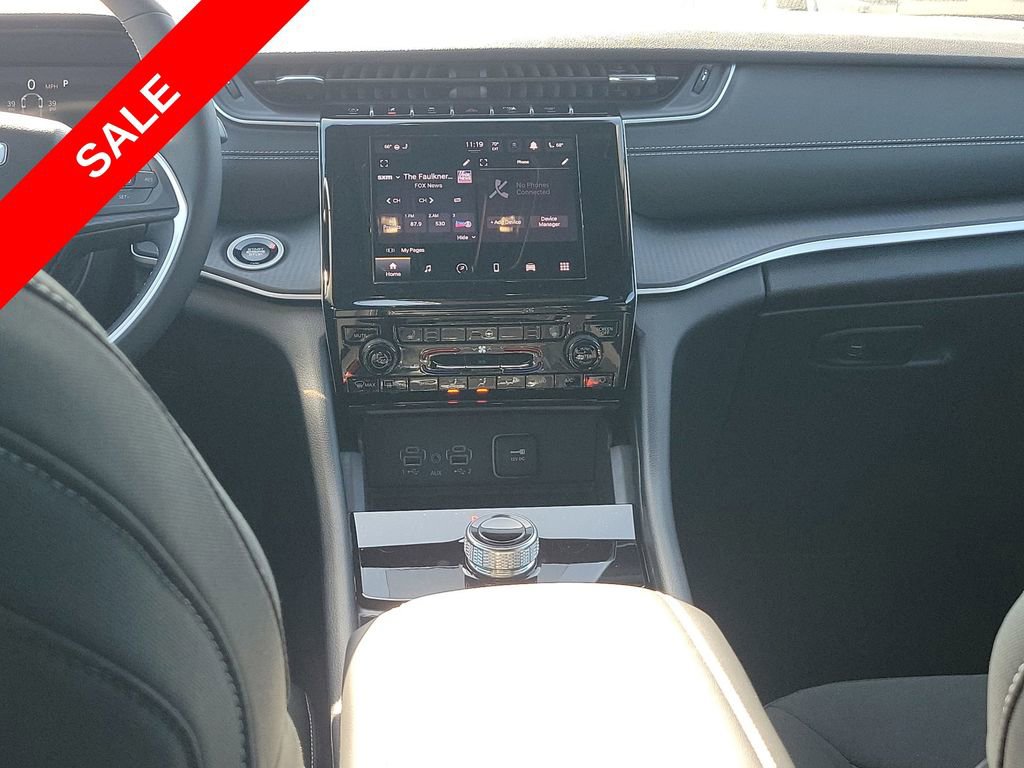 New 2025 Jeep Grand Cherokee L Laredo w/ Luxury Tech Group I image 22