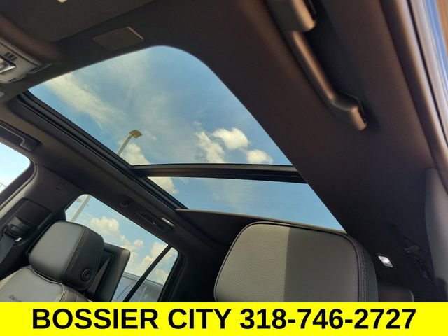 New 2026 GMC Yukon Denali w/ Denali Reserve Package AWD/4WD image 14