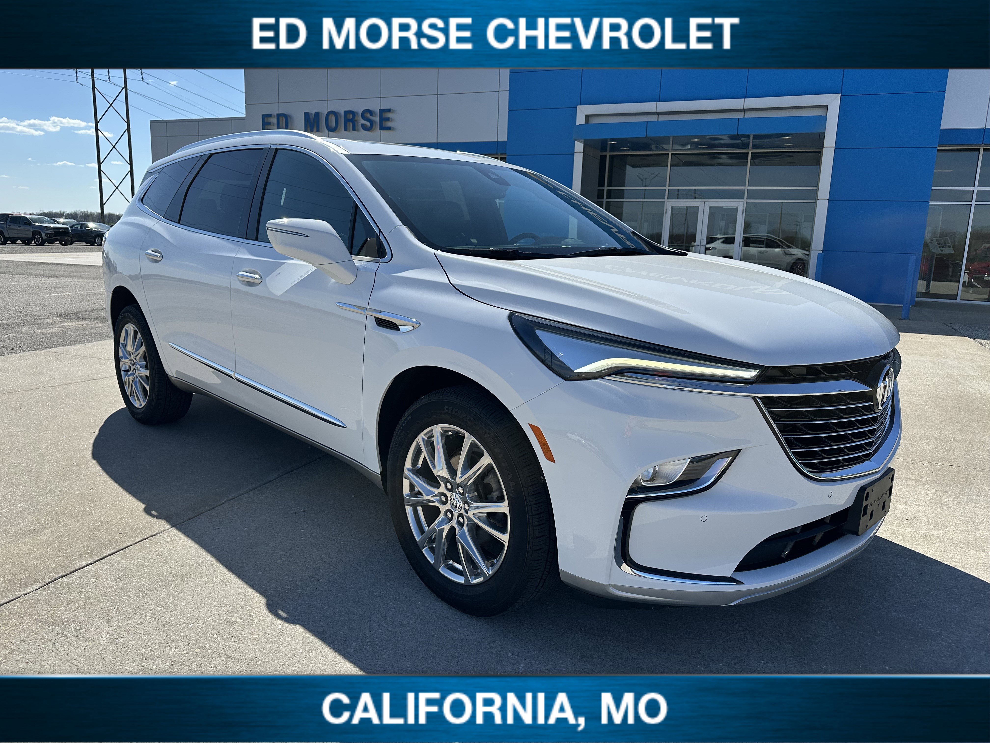 Used 2023 Buick Enclave Essence w/ Experience Buick Package FWD image 1
