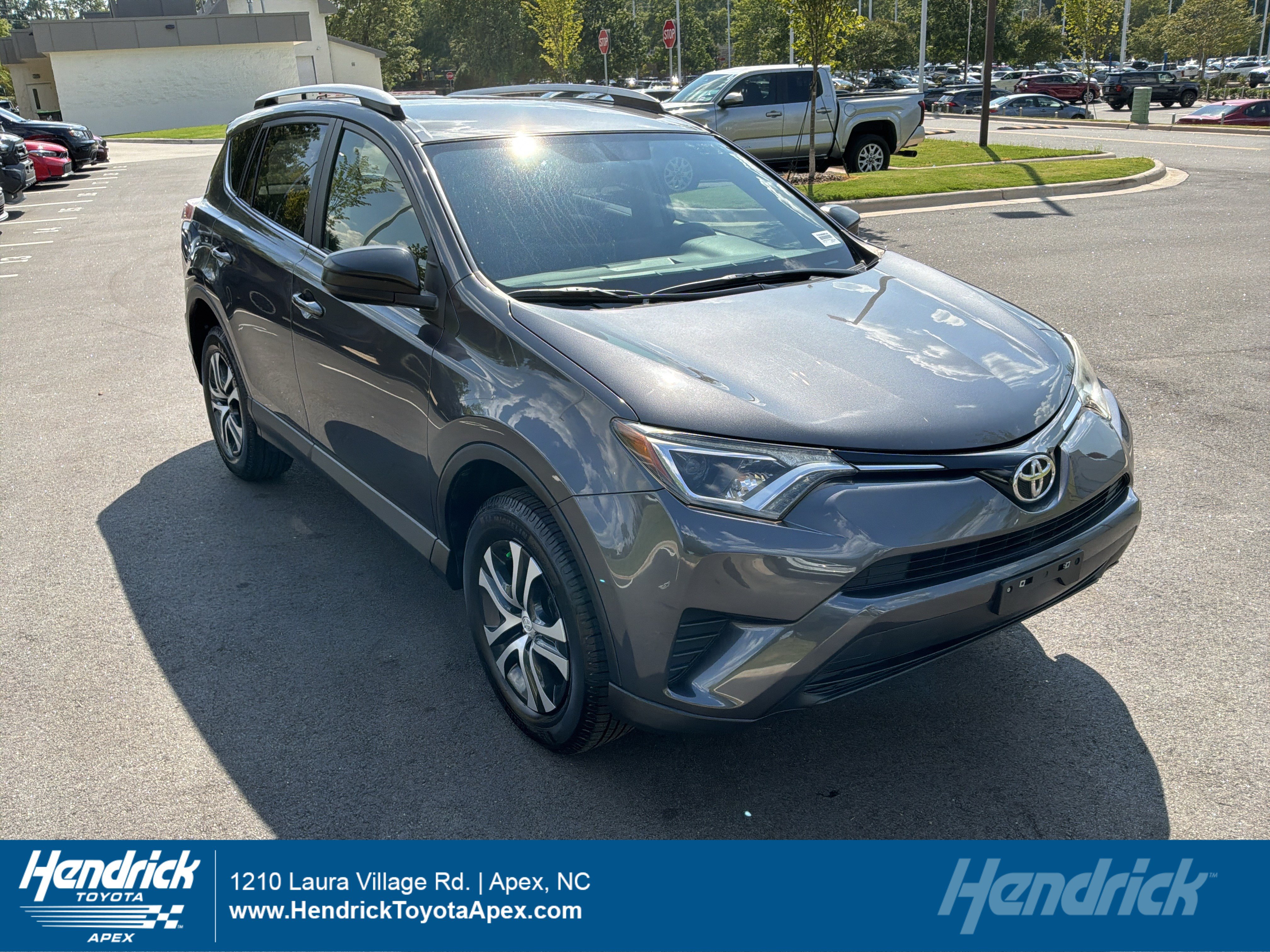 Used 2016 Toyota RAV4 LE AWD/4WD image 1