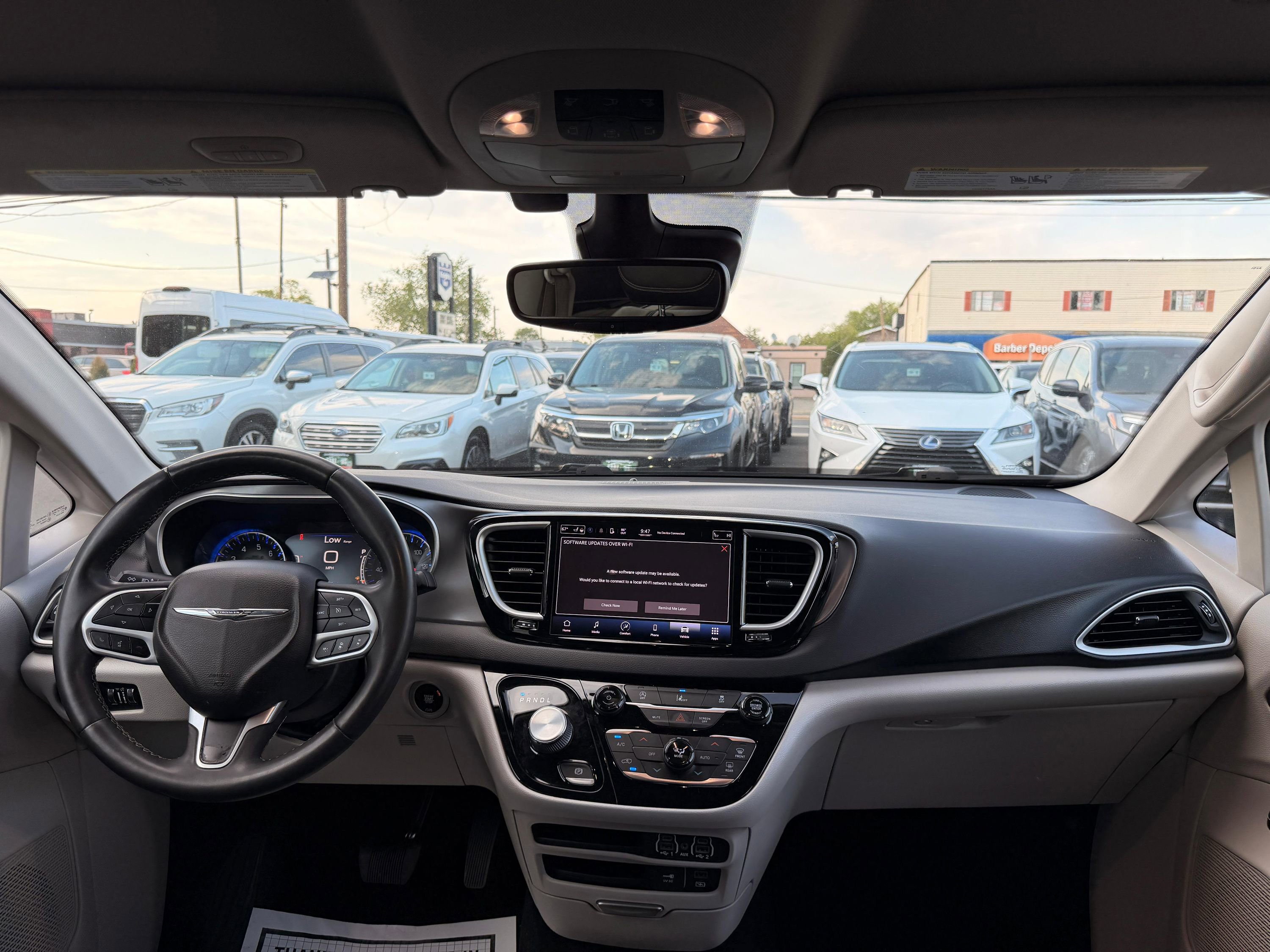 Used 2022 Chrysler Pacifica Touring-L FWD image 36