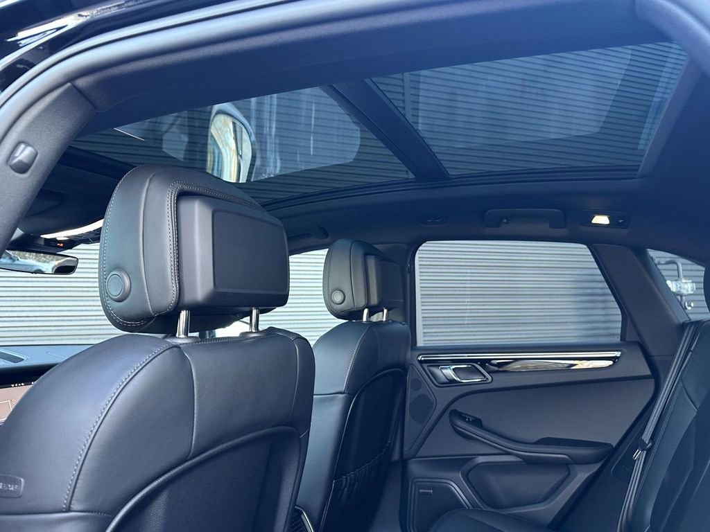New 2026 Porsche Macan AWD/4WD image 16