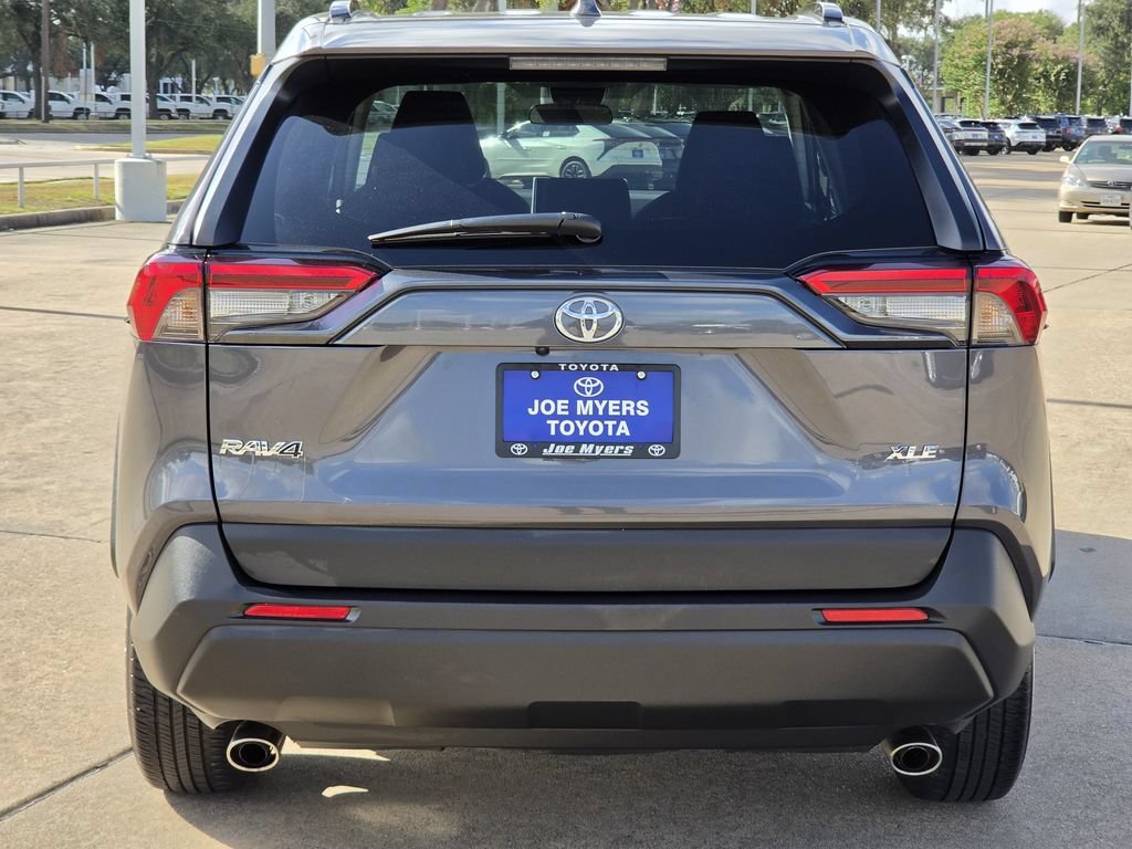 Used 2025 Toyota RAV4 XLE FWD image 8