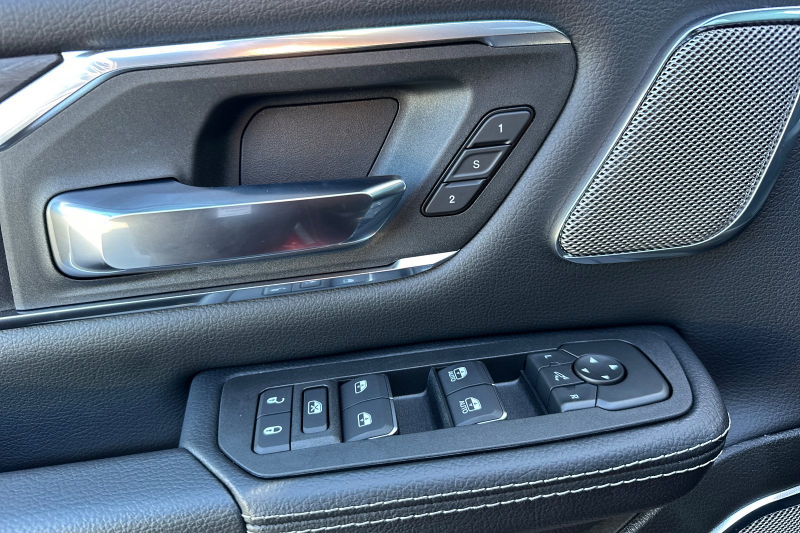 New 2026 RAM 1500 Laramie w/ Night Edition AWD/4WD image 11