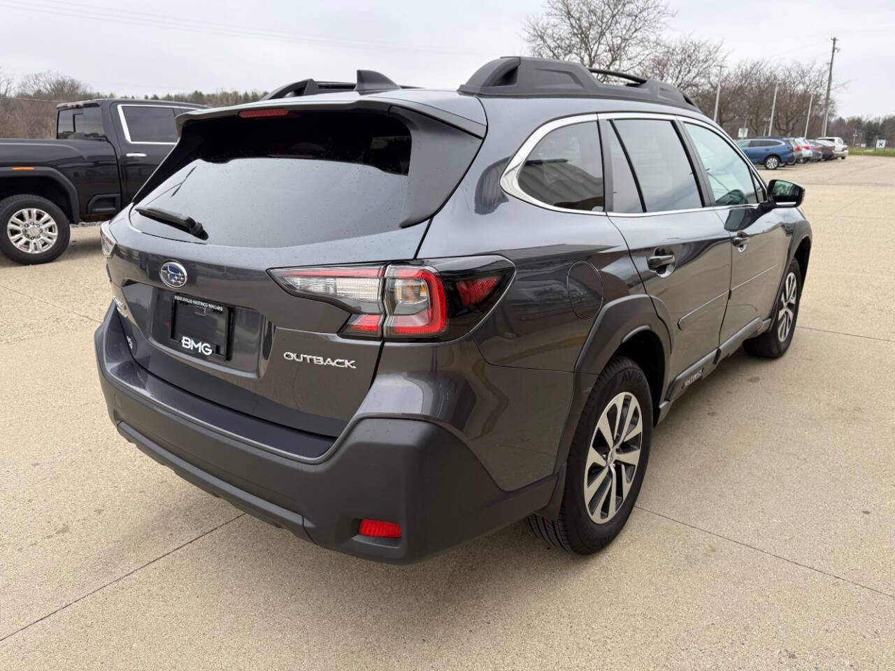 Used 2025 Subaru Outback Premium image 5