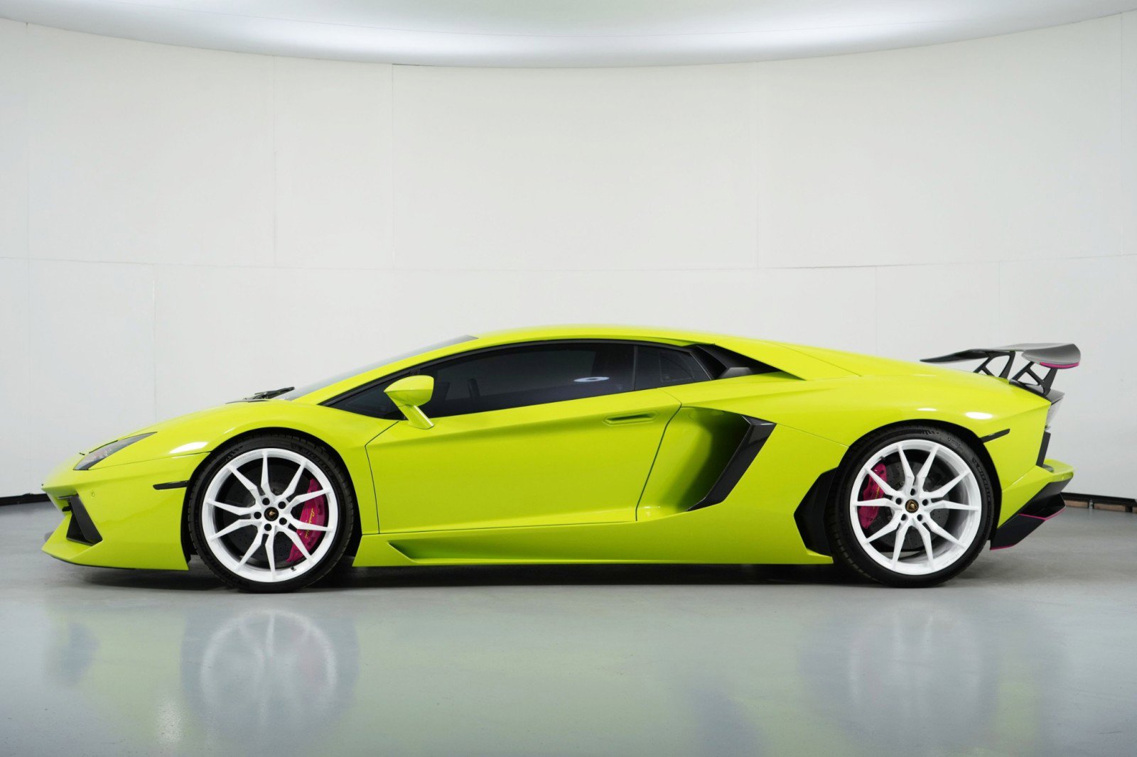 Used 2015 Lamborghini Aventador LP 700-4 image 14