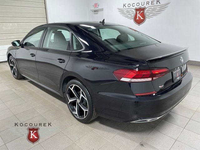 Used 2020 Volkswagen Passat 2.0T R-Line FWD image 4